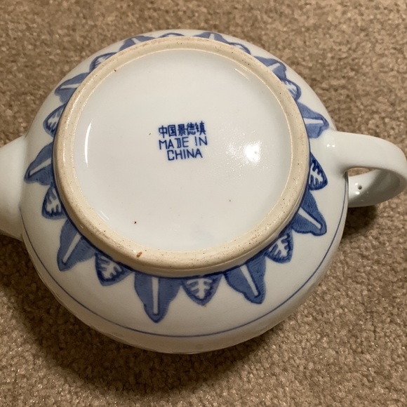 Vintage Teapot - Picture 4 of 8